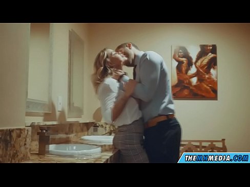 ❤️ Когато наедряла блондинка ви съблазни в обществена тоалетна ️ Секс в bg.bestsexporno.ru ❌❤